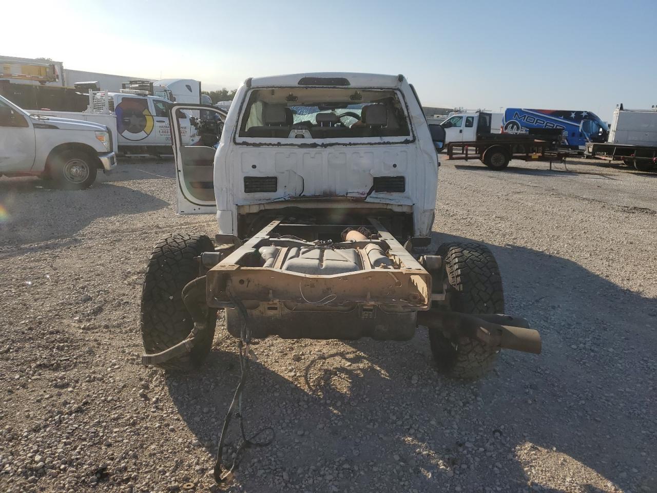 2017 Ford F350 Super Duty - Image 6