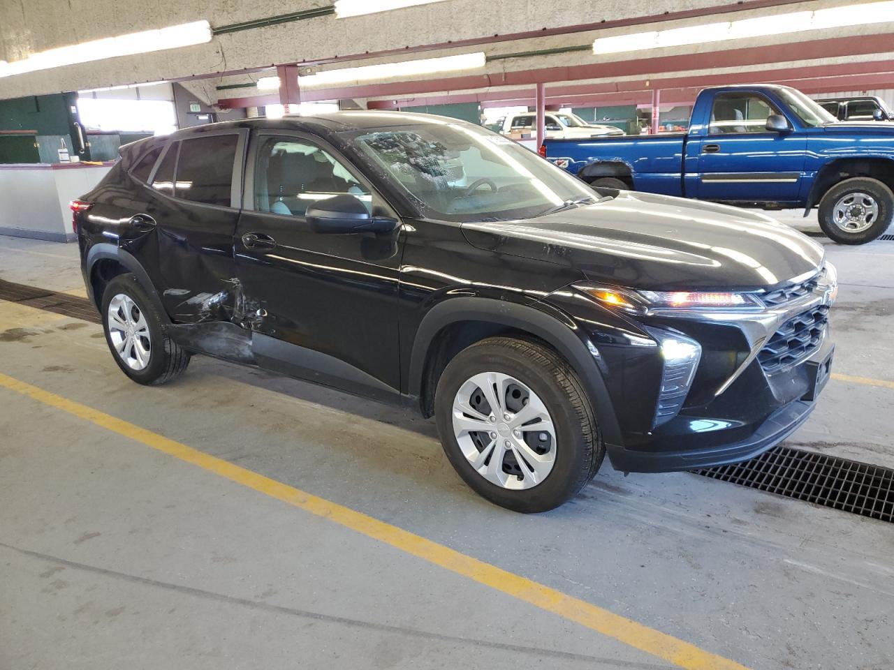 2024 Chevrolet Trax Ls - Image 4