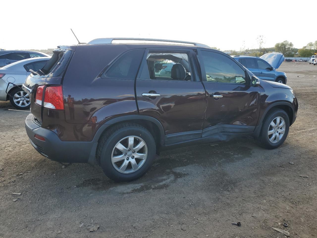 2012 Kia Sorento Base - Фото 3