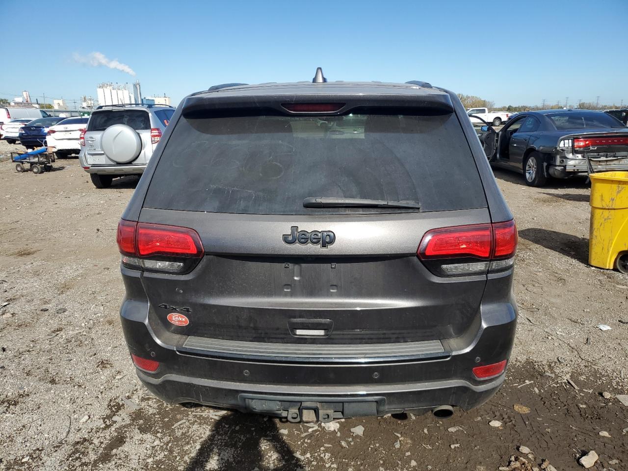 2017 Jeep Grand Cherokee Laredo - Image 6