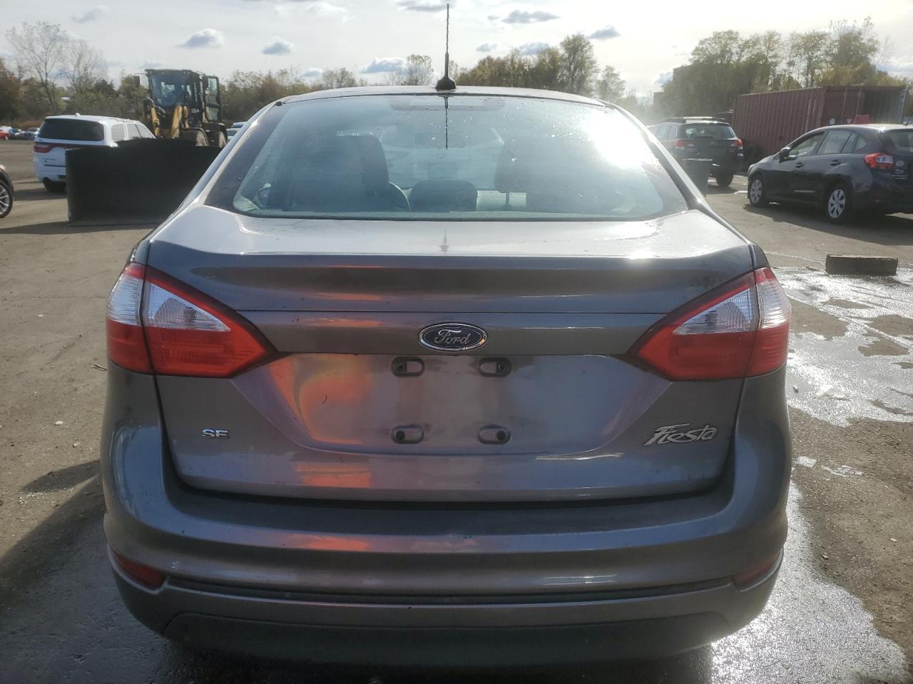 2014 Ford Fiesta Se - Image 6