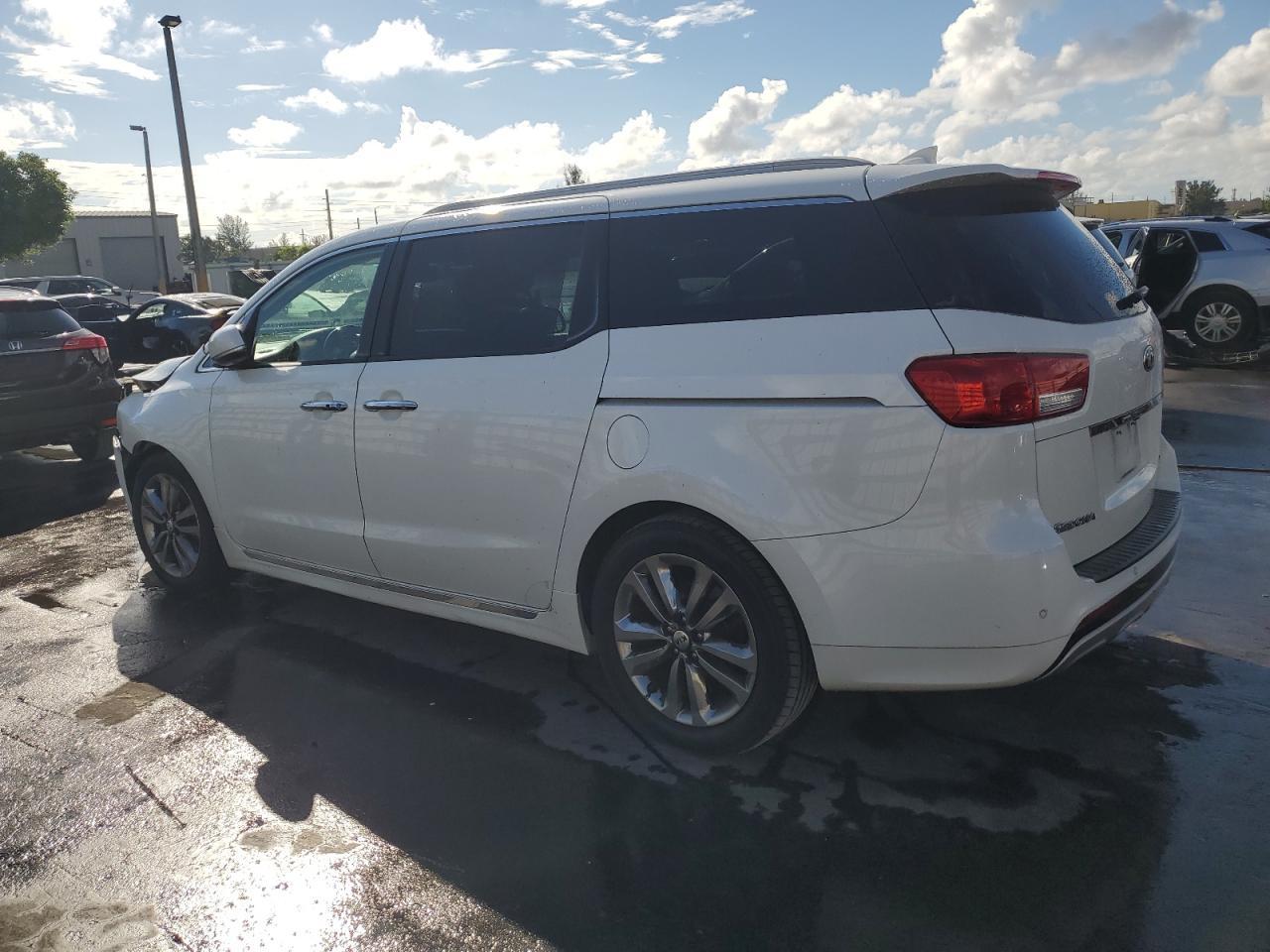 2017 Kia Sedona Sxl - Image 3
