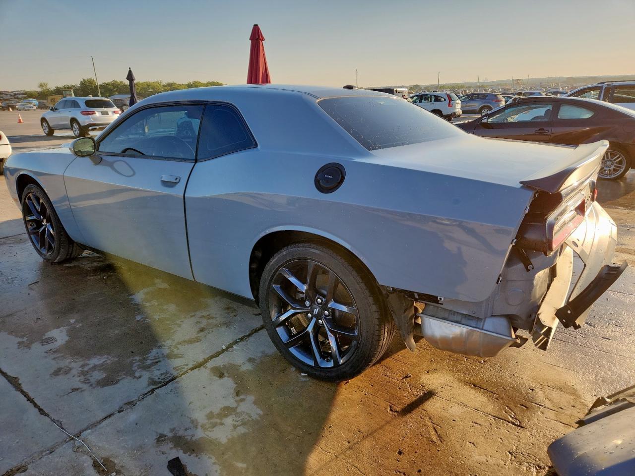2022 Dodge Challenger Sxt - Фото 2