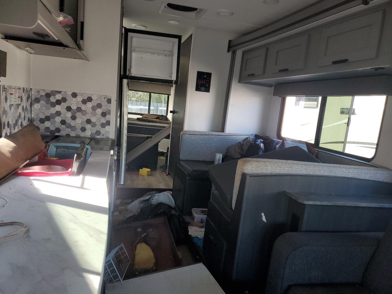 2023 Ford Econoline E450 Super Duty Cutaway Van - Image 6