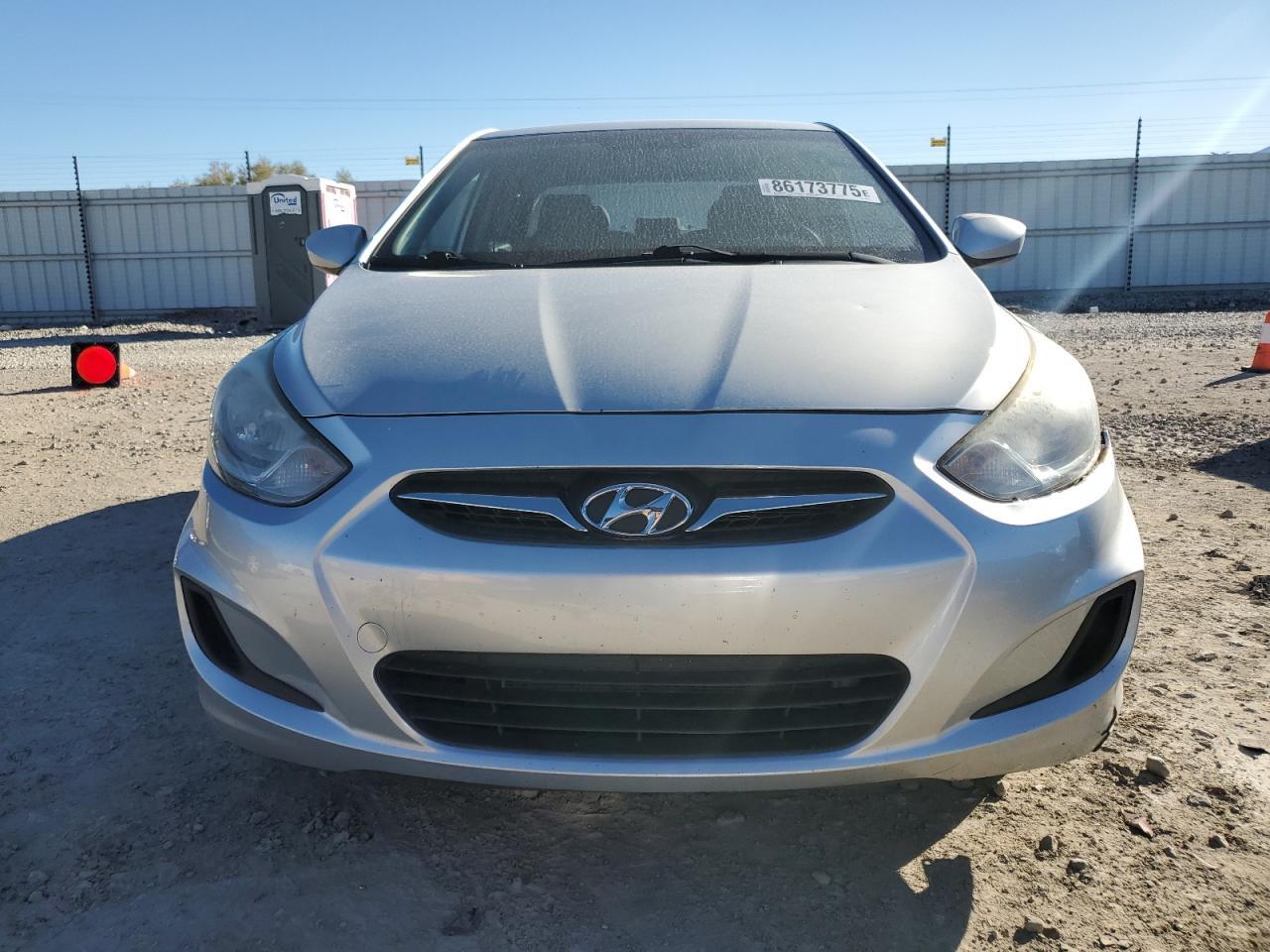2012 Hyundai Accent Gls - Image 5