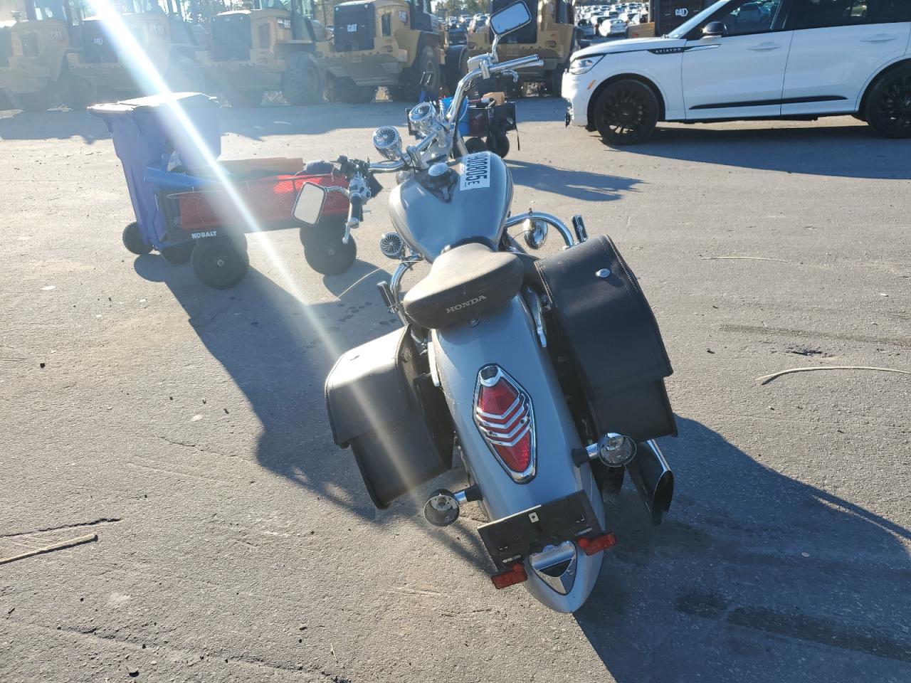 2005 Honda Vt1300 S - Image 4