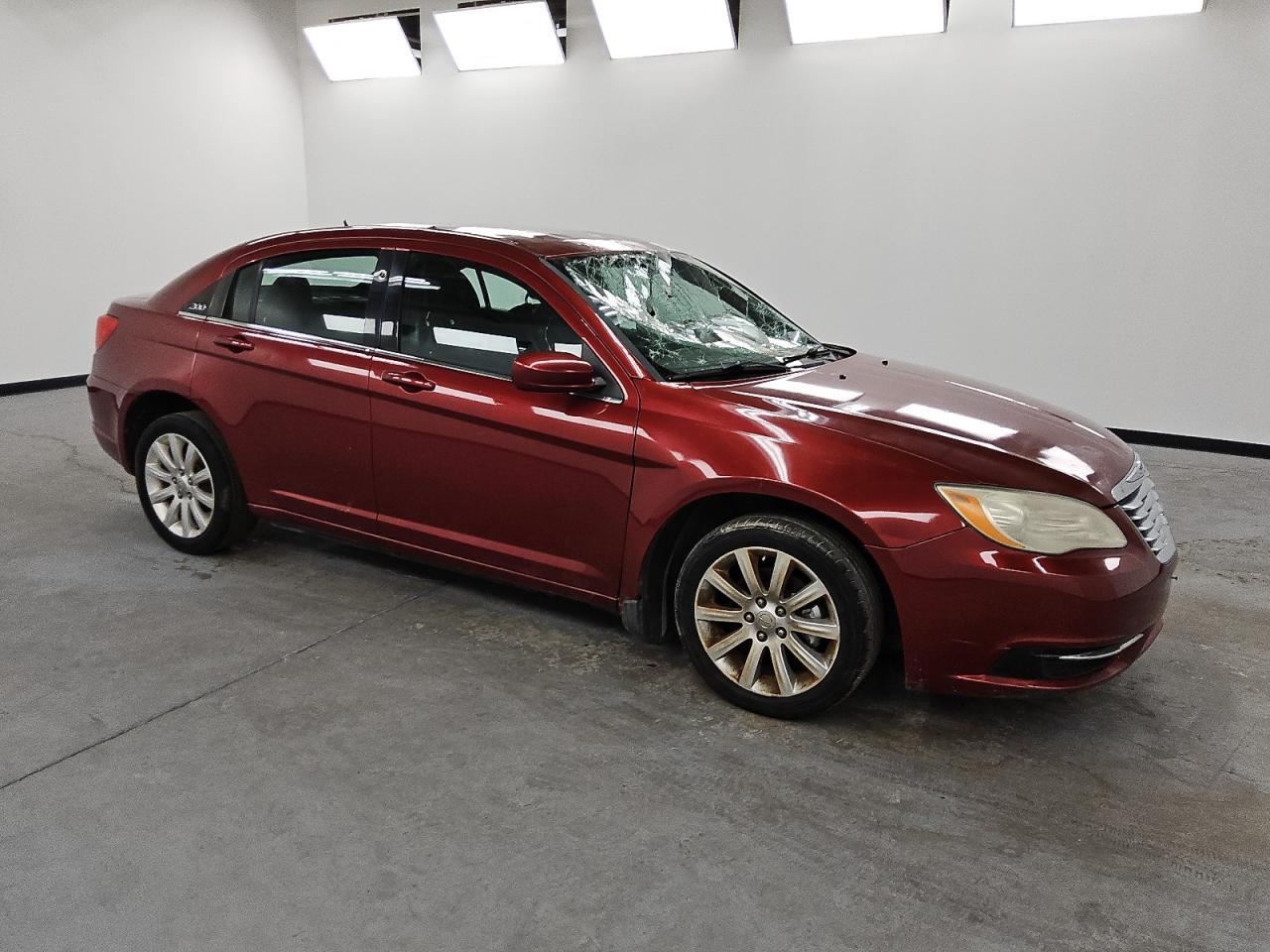 2012 Chrysler 200 Touring - Image 4