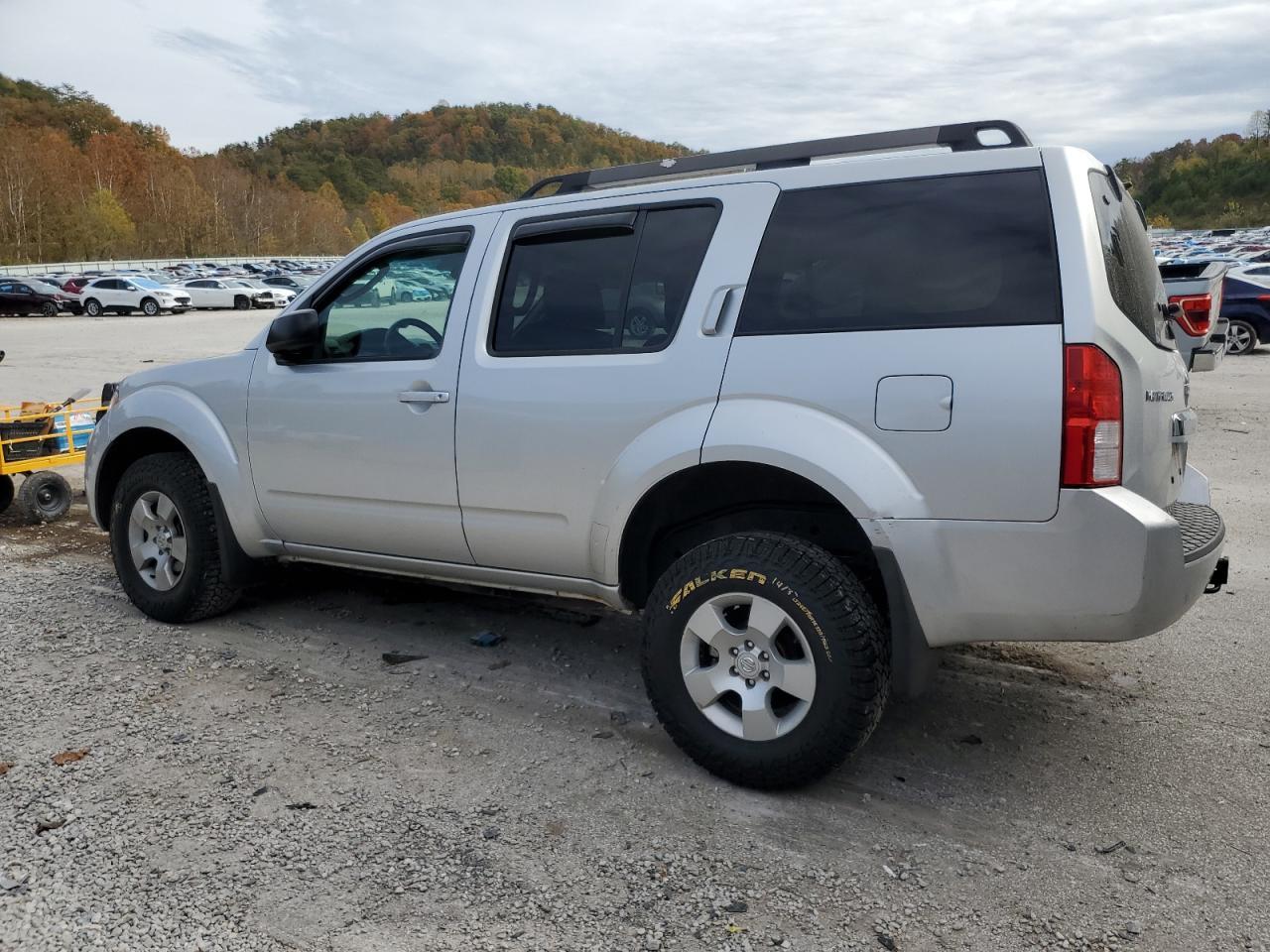 2009 Nissan Pathfinder S - Image 2