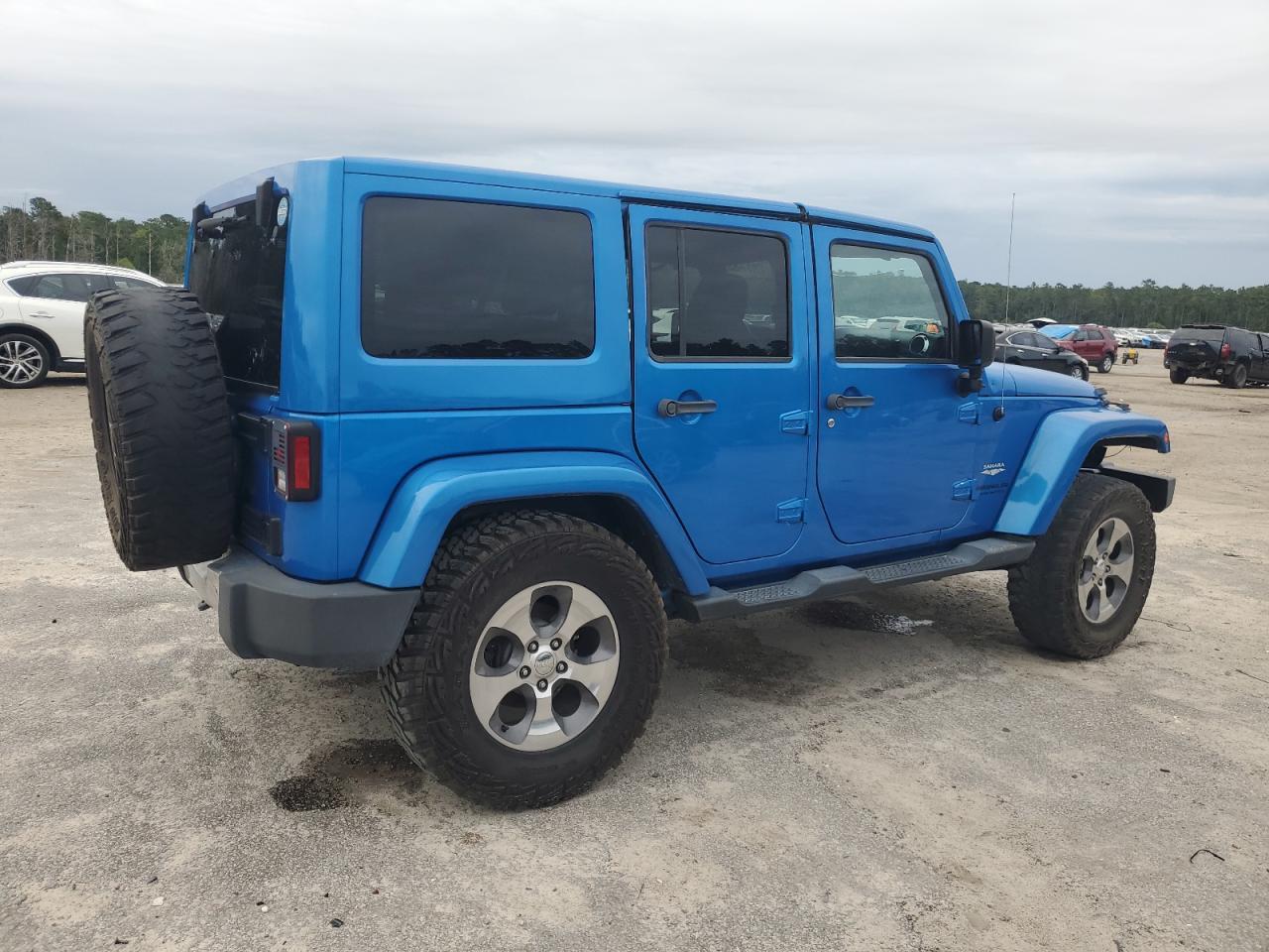 2015 Jeep Wrangler Unlimited Sahara - Фото 3