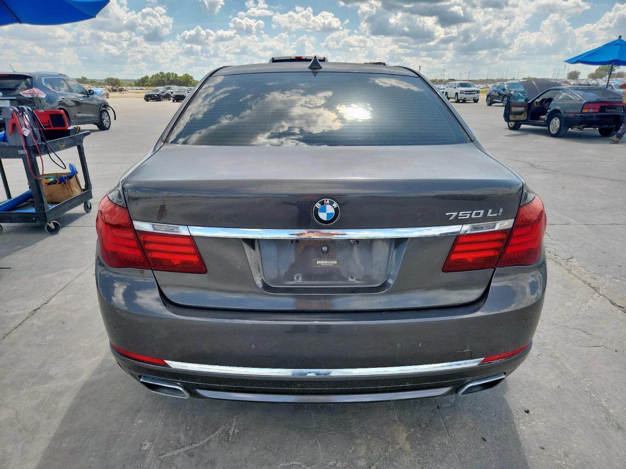 2014 BMW 750 Li - Фото 6
