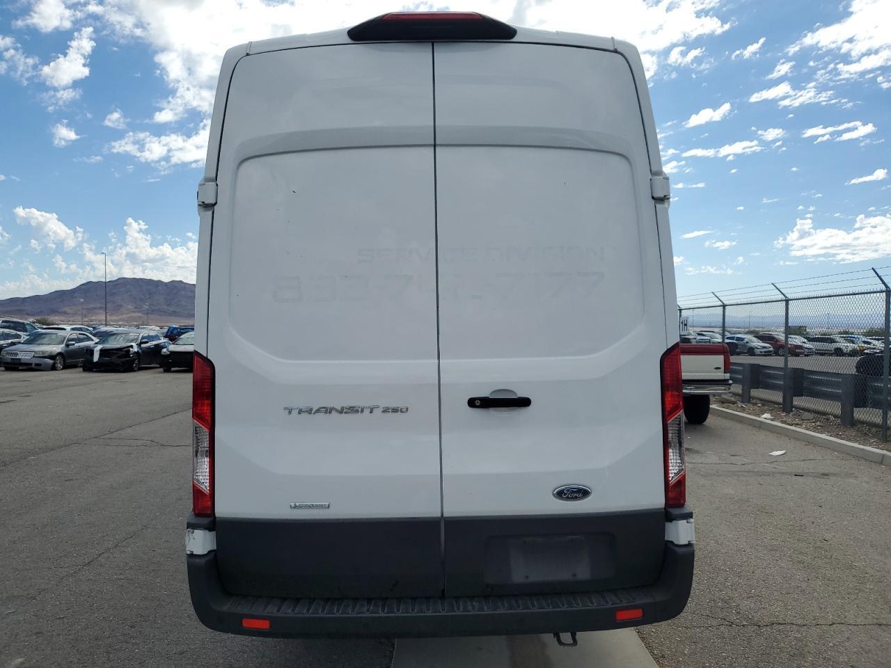 2022 Ford Transit T-250 - Фото 6