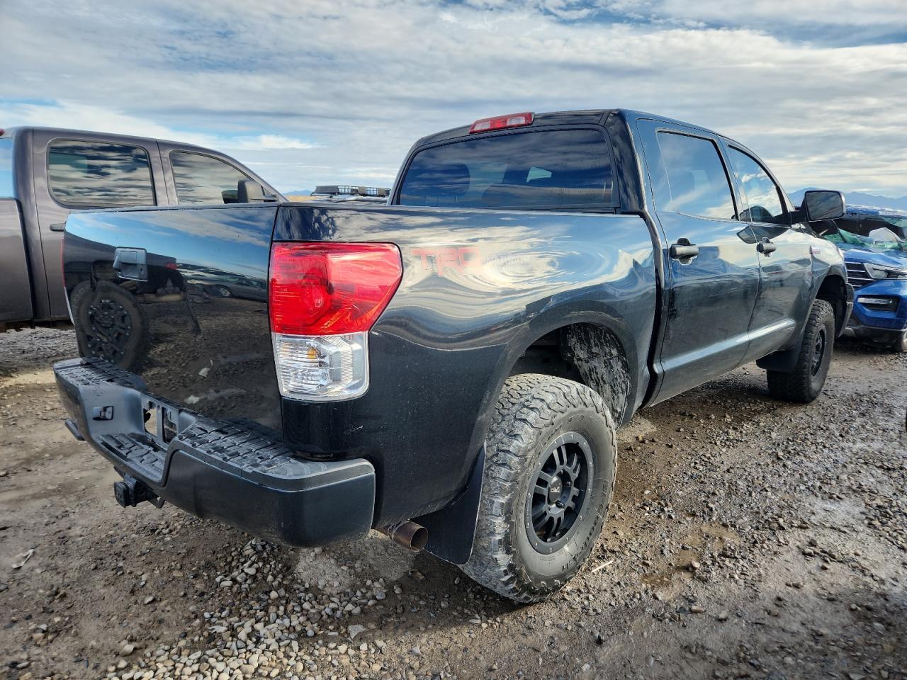 2011 Toyota Tundra Crewmax Sr5 - Image 3