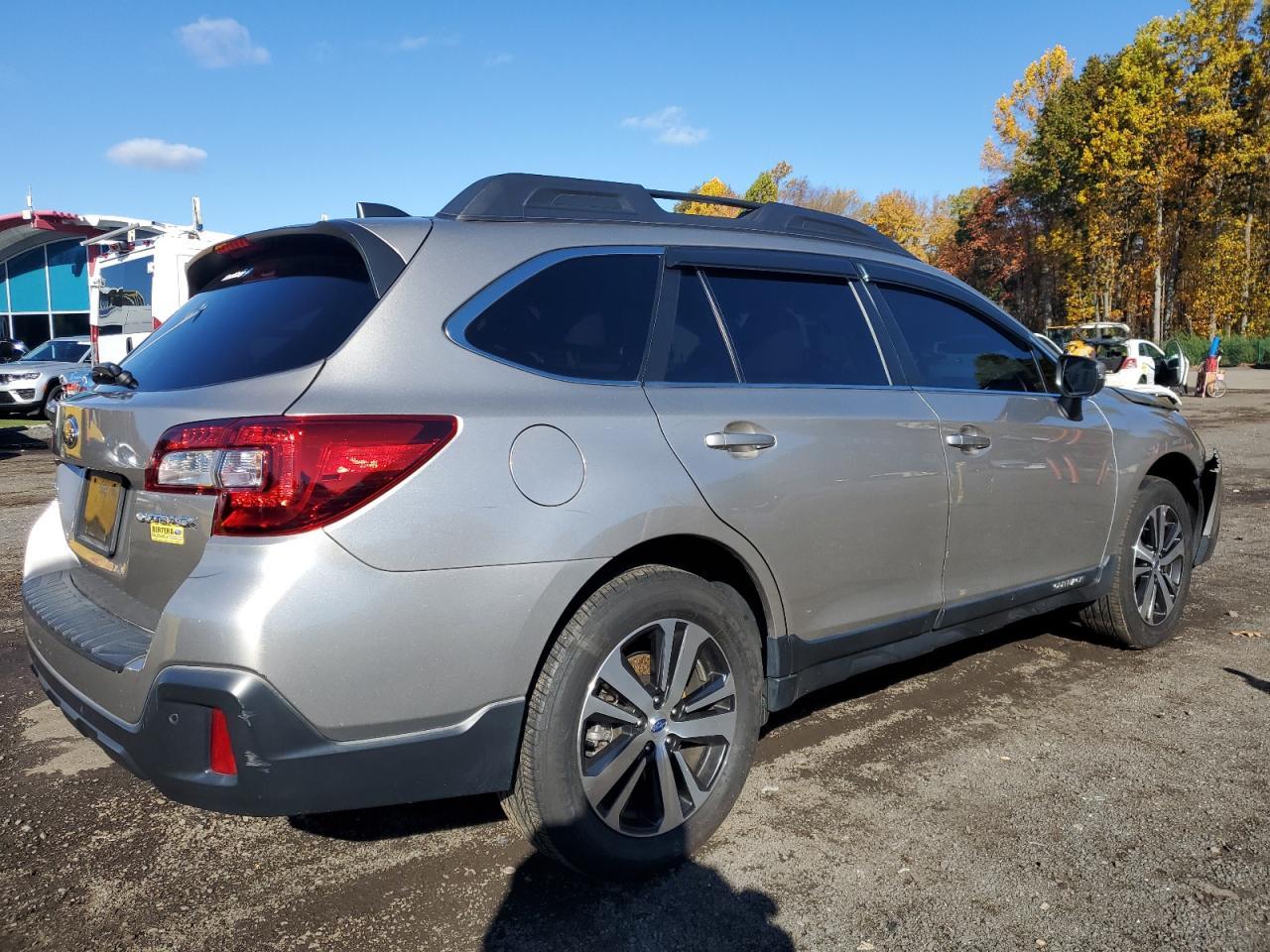 2018 Subaru Outback 2.5I Limited - Image 3