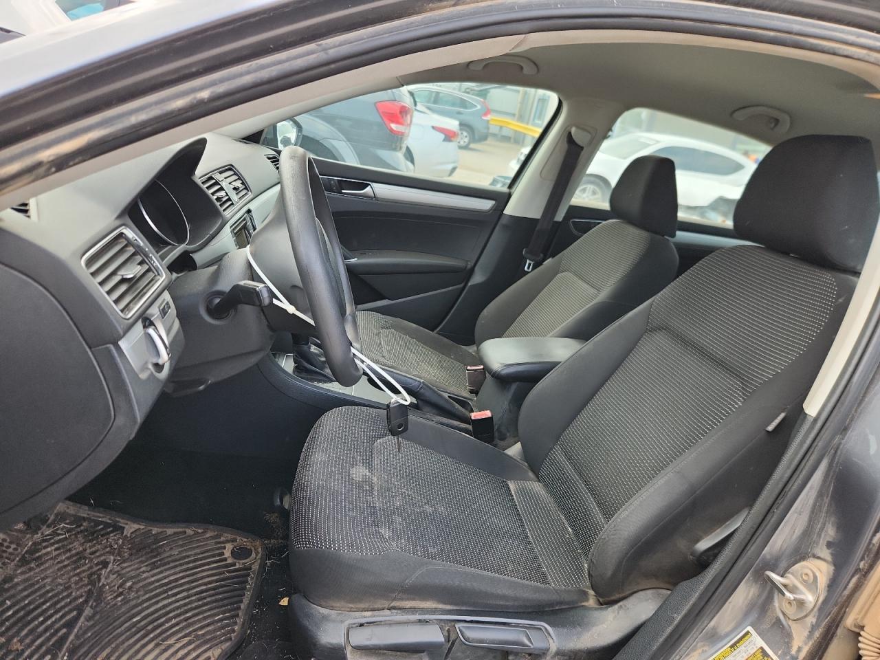 2016 Volkswagen Passat S - Image 7