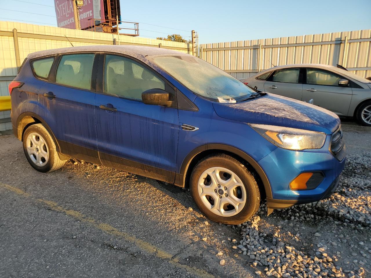 2019 Ford Escape S - Фото 4
