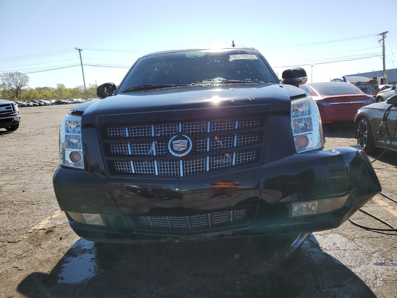 2014 Cadillac Escalade Esv Premium - Image 5