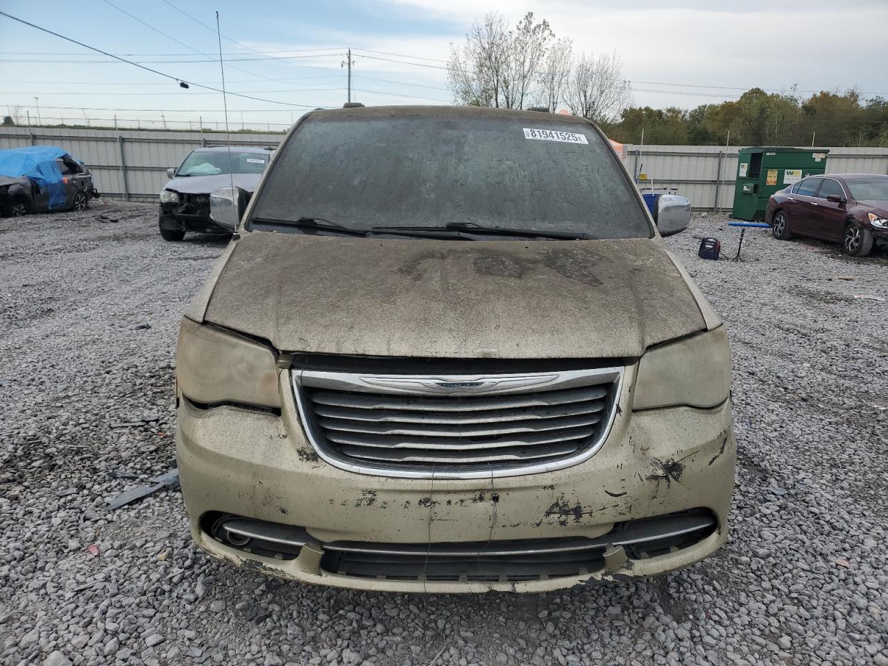 2012 Chrysler Town & Country Touring L - Image 5