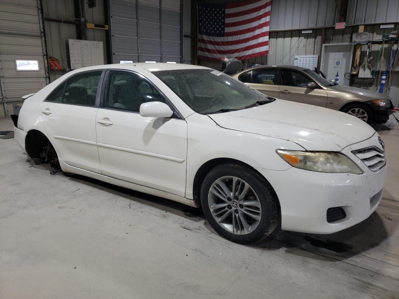2011 Toyota Camry Base - Фото 4