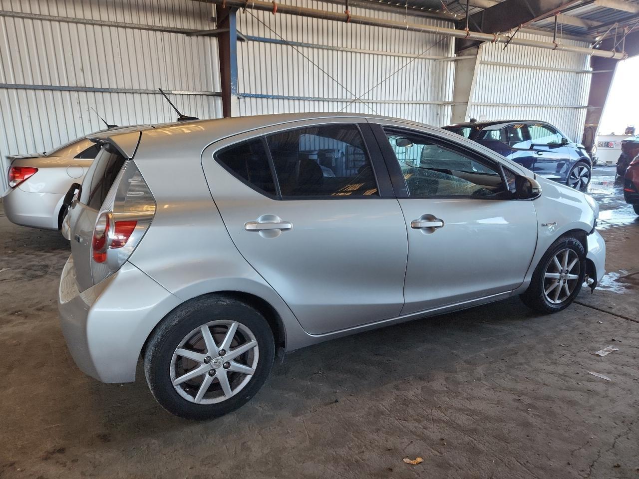 2012 Toyota Prius C - Image 3