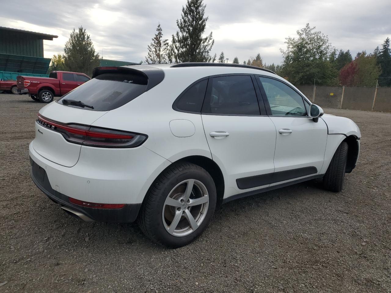 2021 Porsche Macan - Image 3
