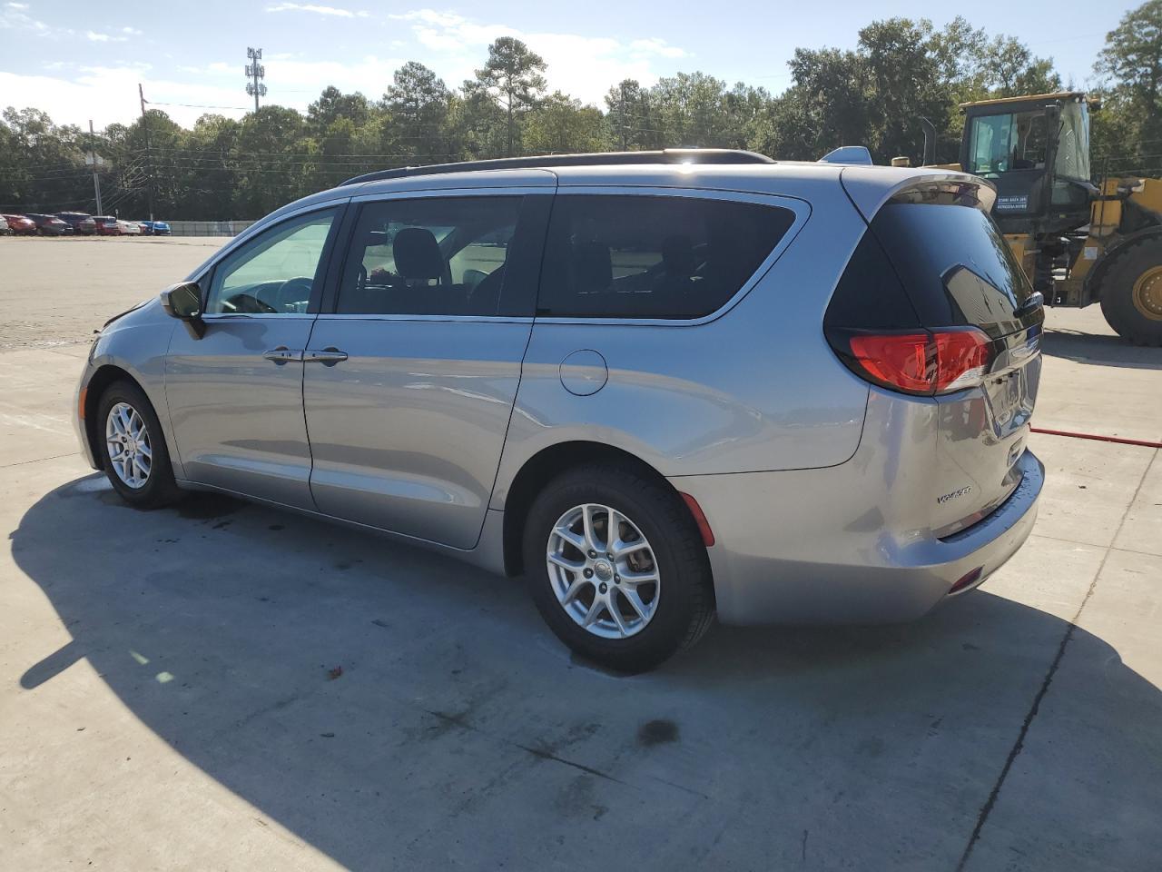 2020 Chrysler Voyager Lxi - Image 2