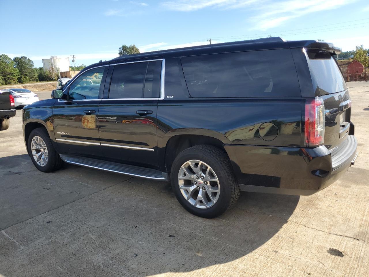 2016 GMC Yukon Xl C1500 Slt - Фото 2