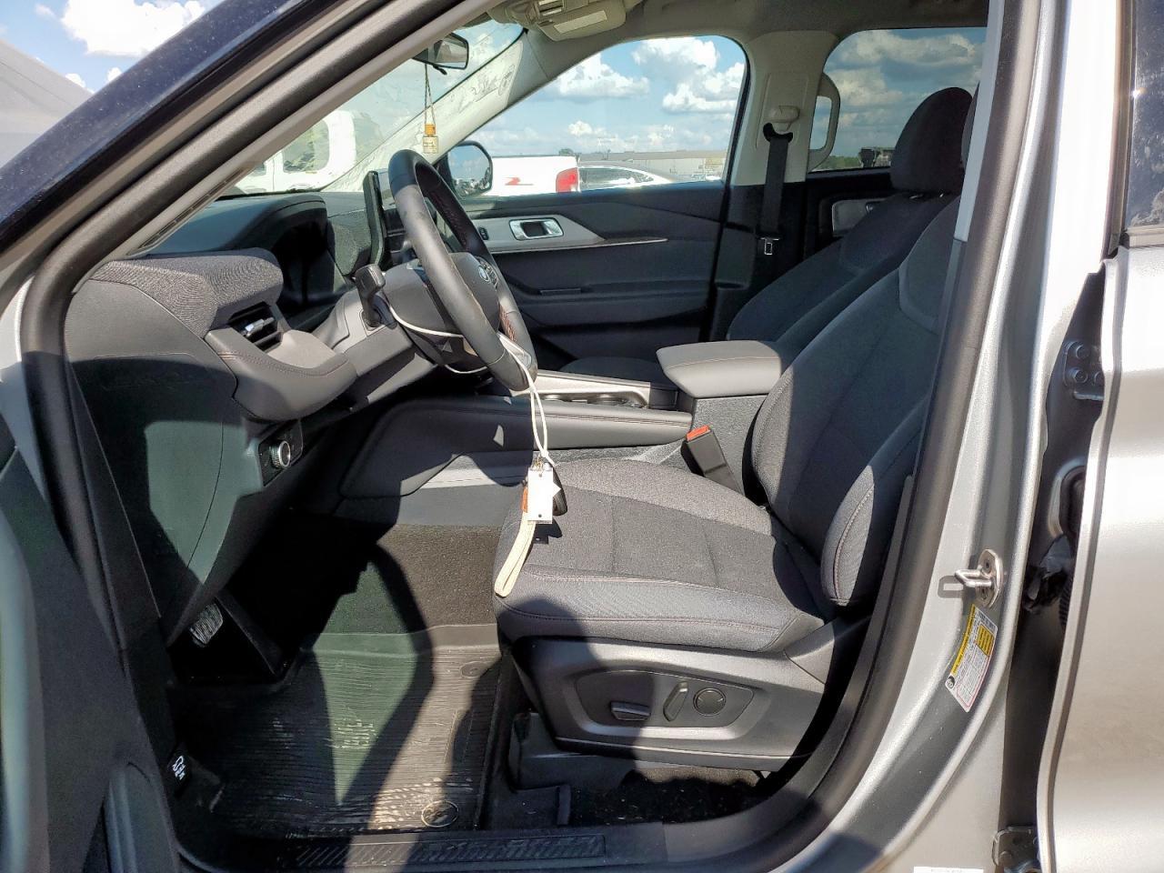 2025 Ford Explorer Active - Фото 7