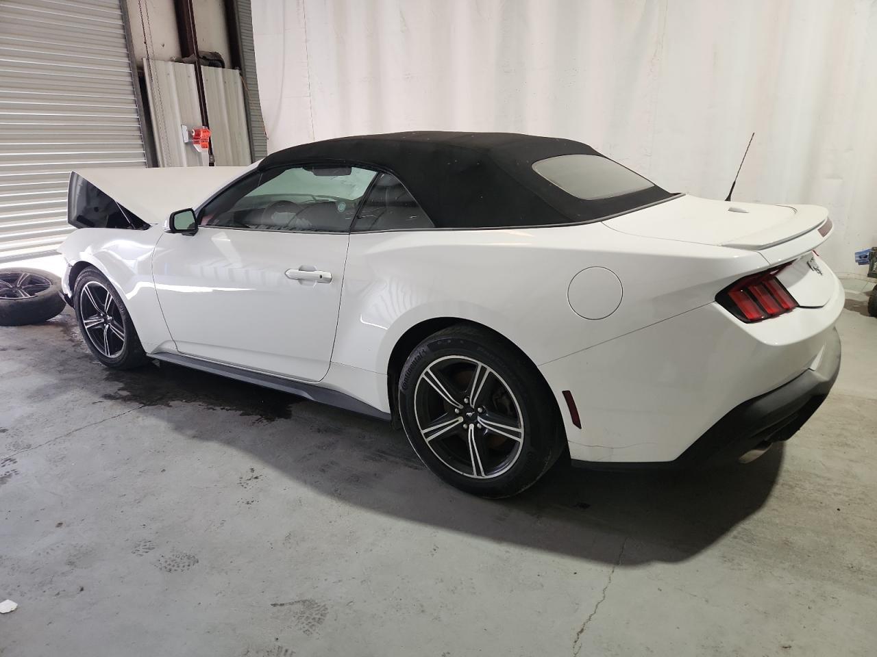 2024 Ford Mustang - Фото 2