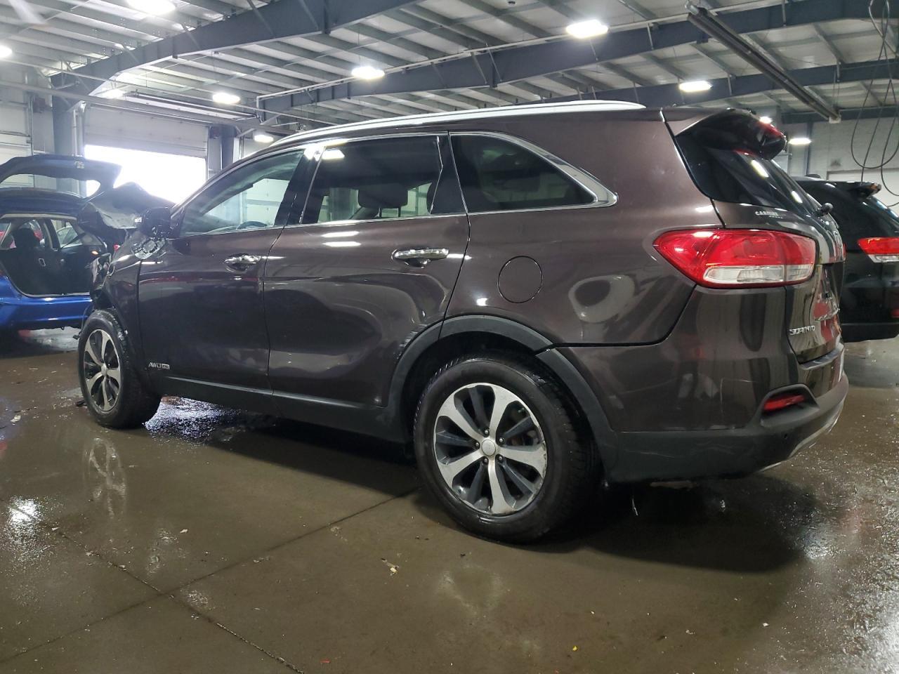 2017 Kia Sorento Ex - Image 2