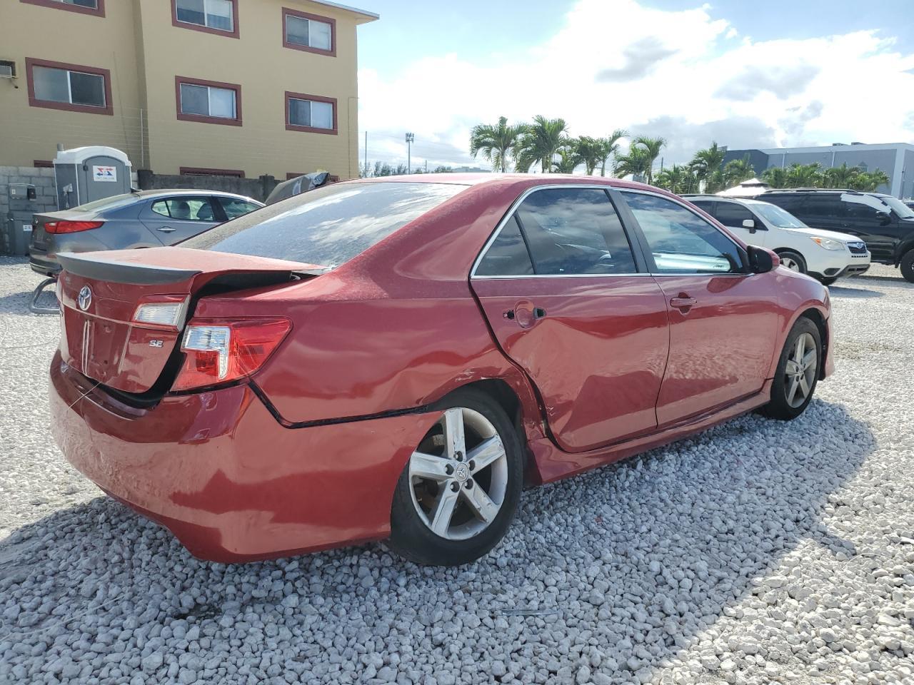 2012 Toyota Camry Base - Фото 3