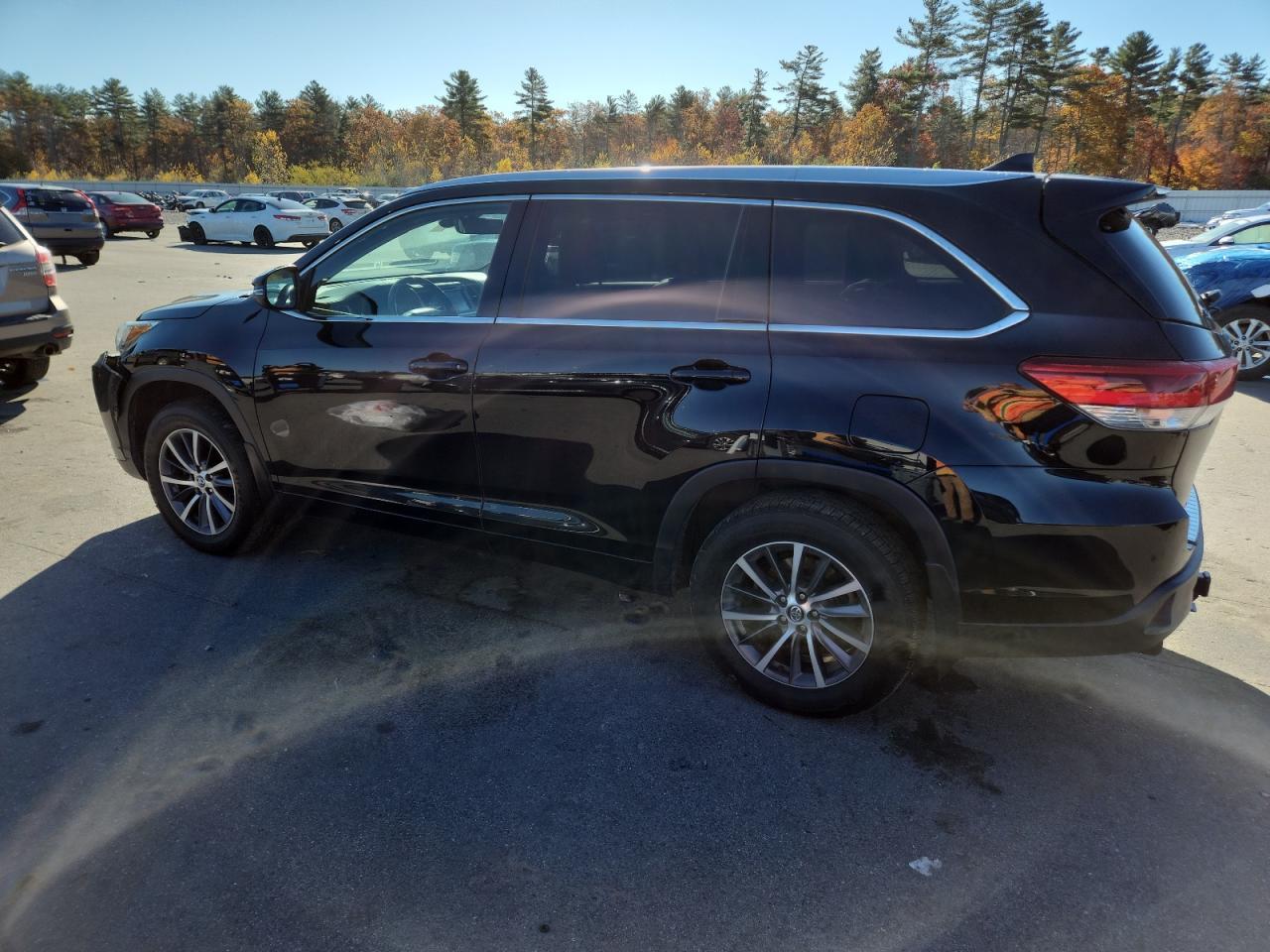 2018 Toyota Highlander Se - Фото 2