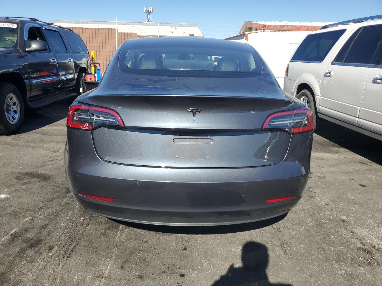 2018 Tesla Model 3 - Фото 6
