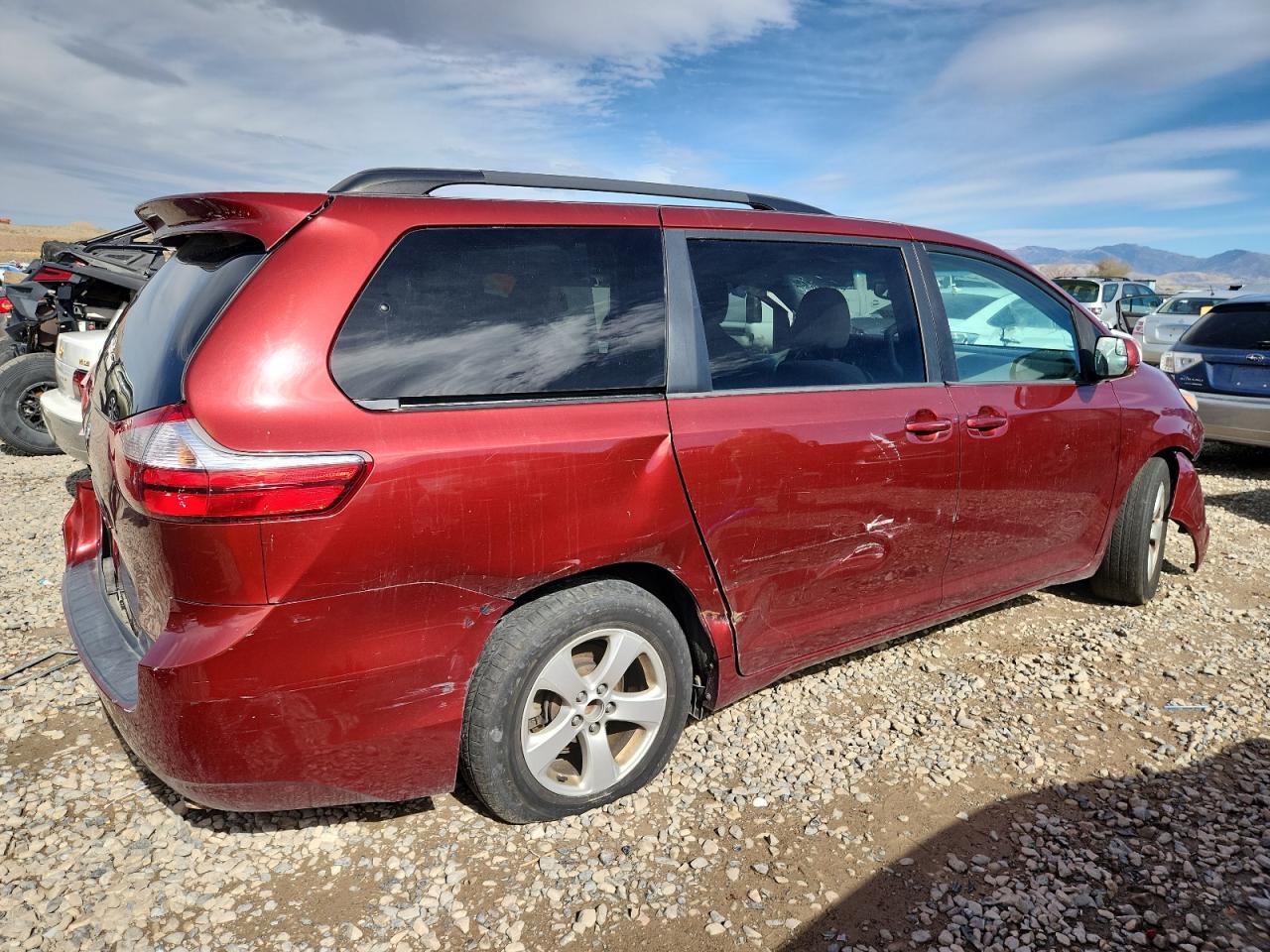 2015 Toyota Sienna Le - Фото 3
