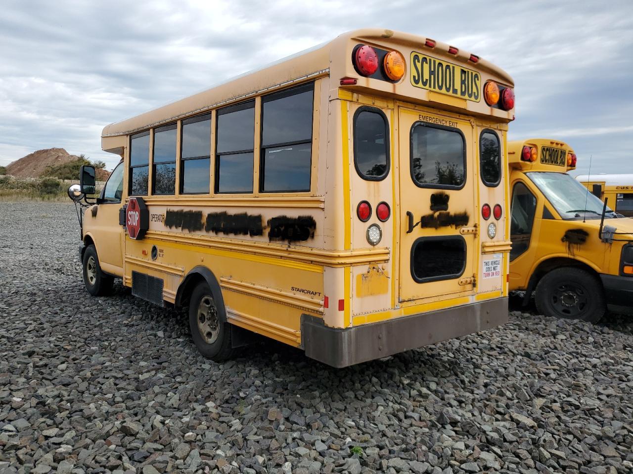 2009 Chevrolet Express G3500 - Image 2