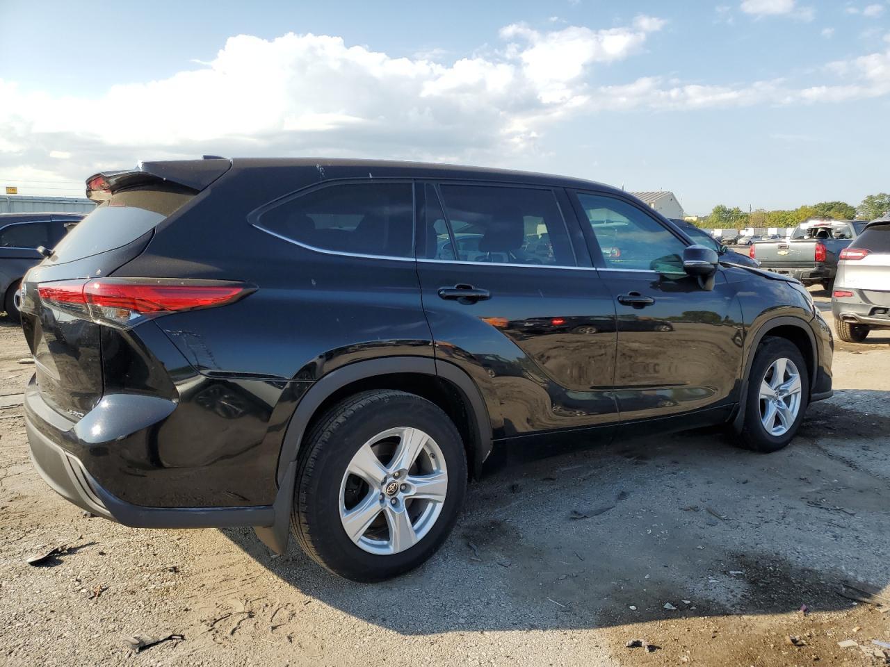 2020 Toyota Highlander - Image 3