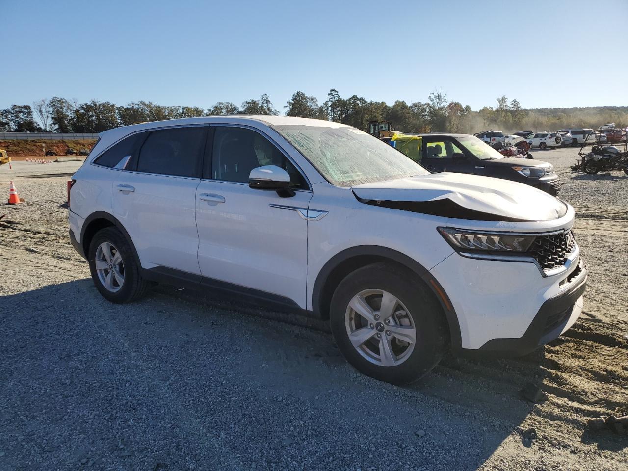 2023 Kia Sorento Lx - Image 4