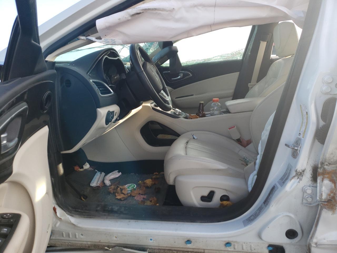 2015 Chrysler 200 C - Image 7