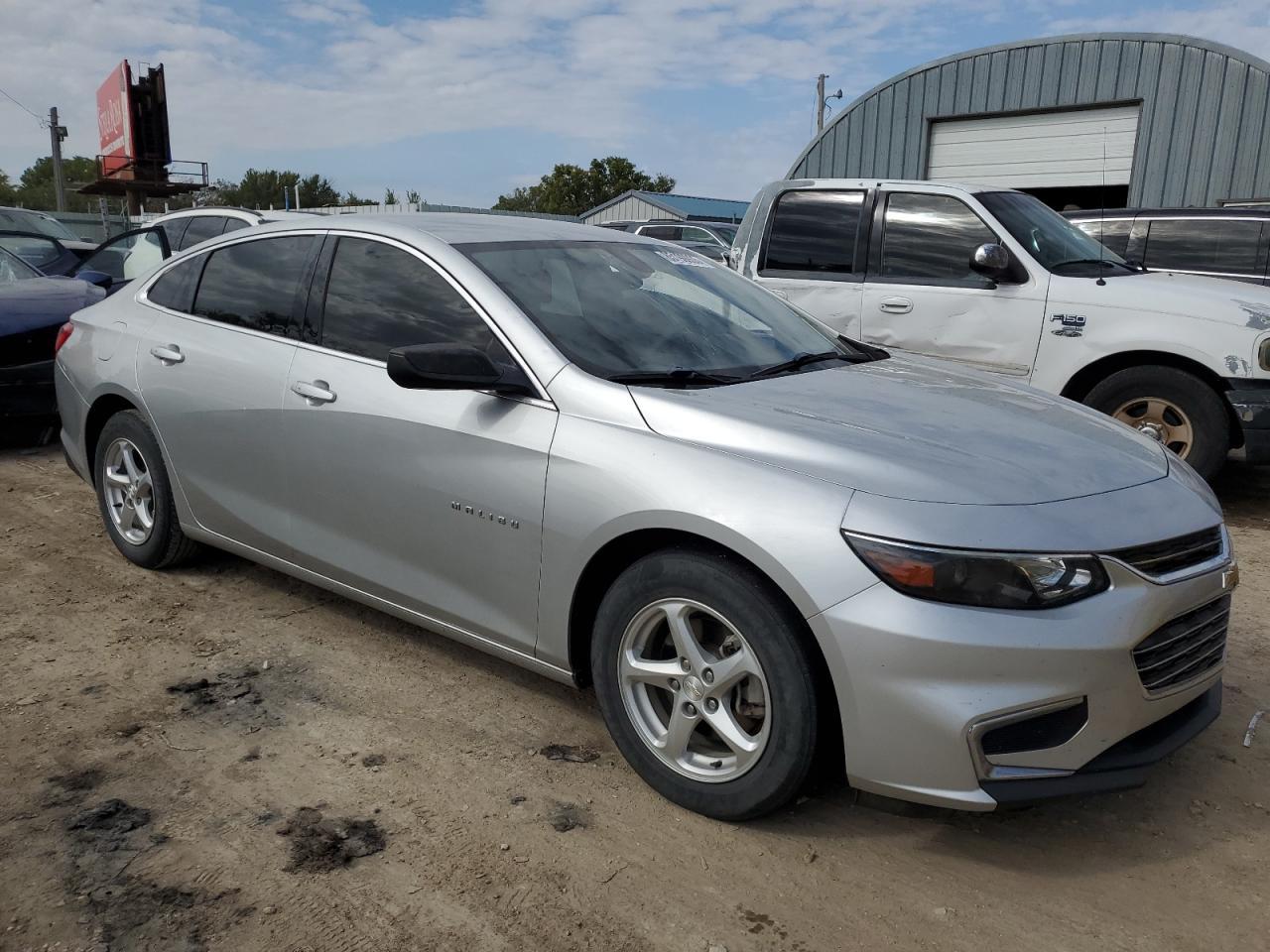 2017 Chevrolet Malibu Ls - Фото 4