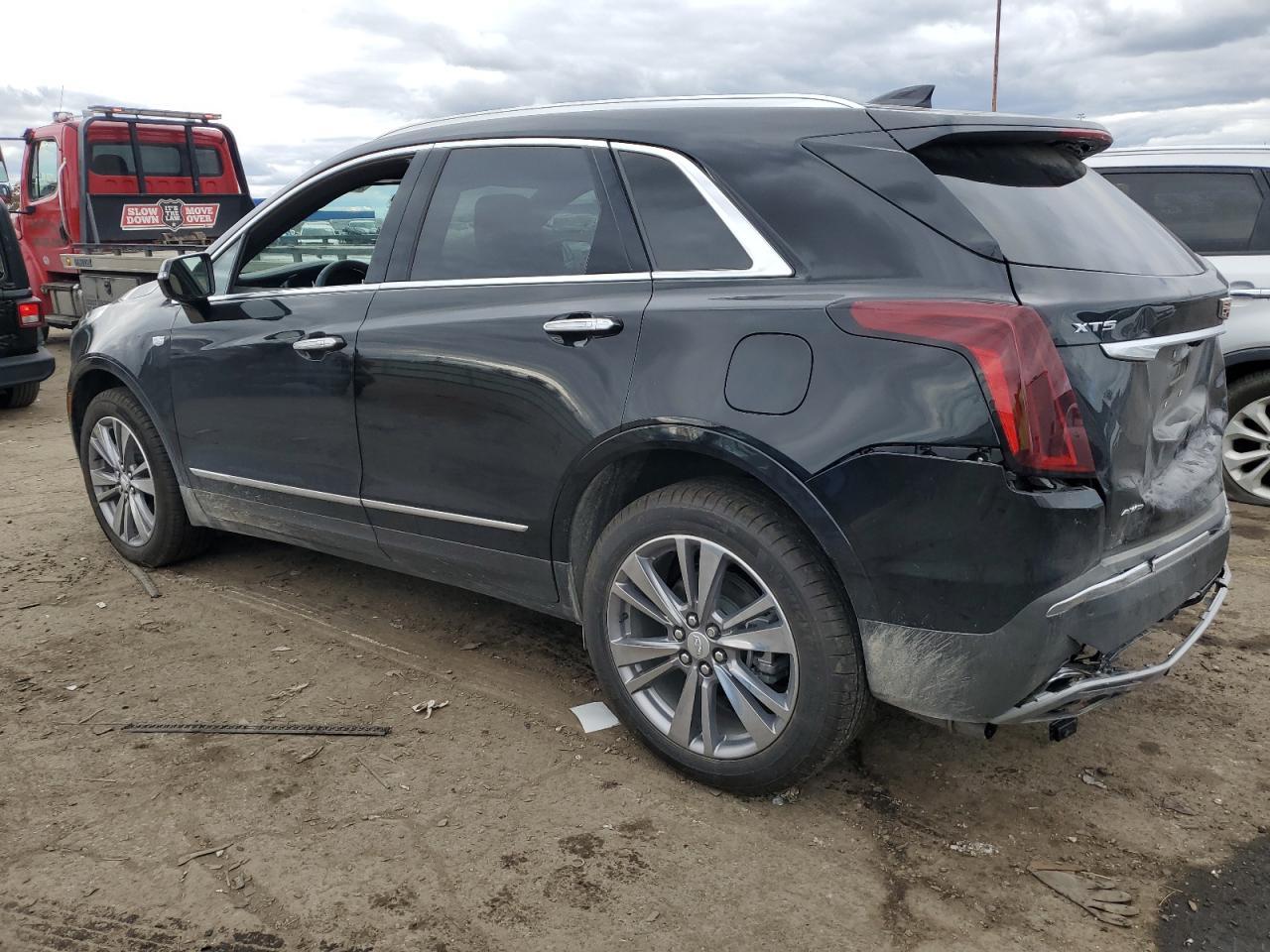 2025 Cadillac Xt5 Premium Luxury - Image 2