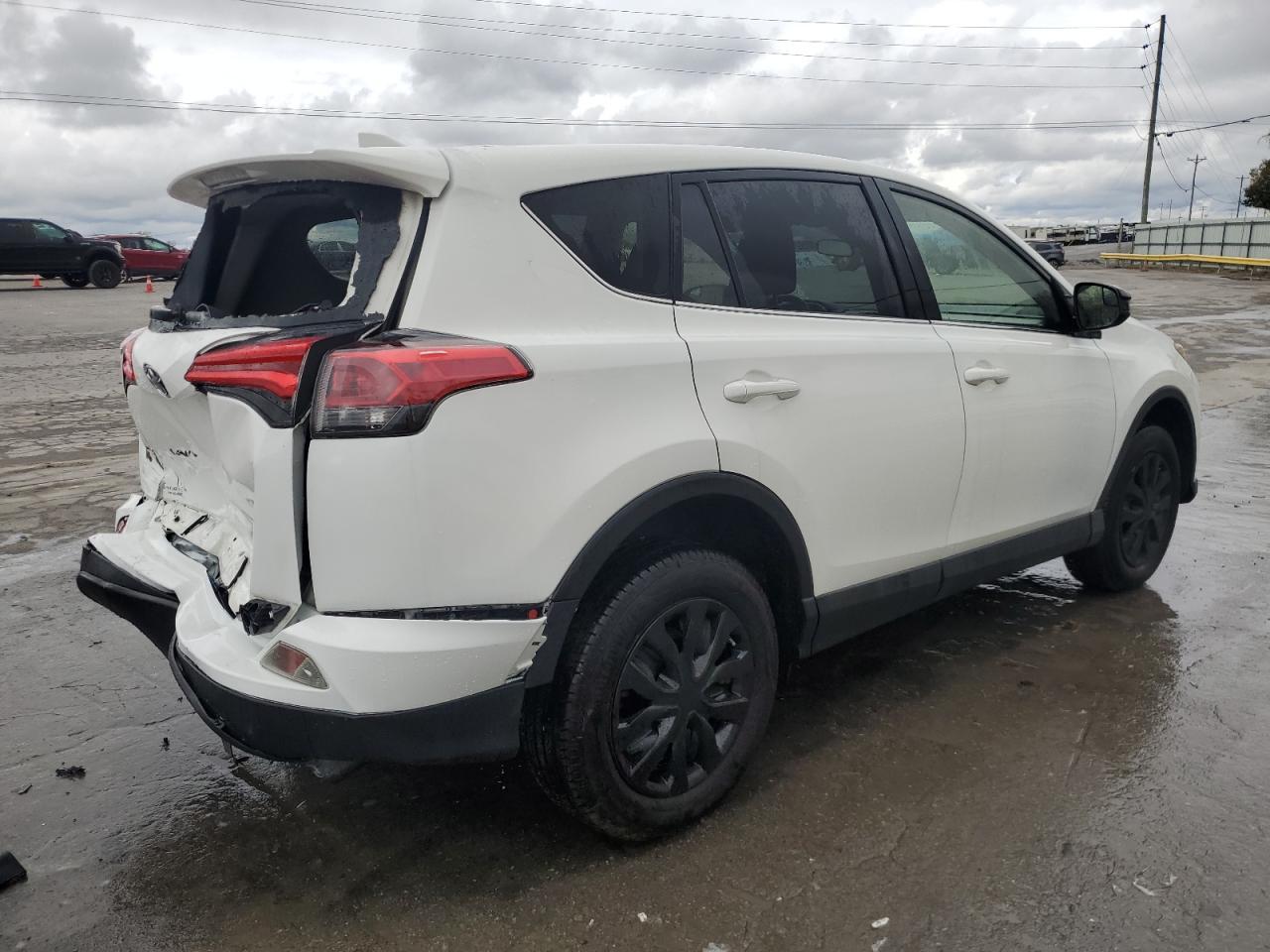 2018 Toyota Rav4 Le - Image 3