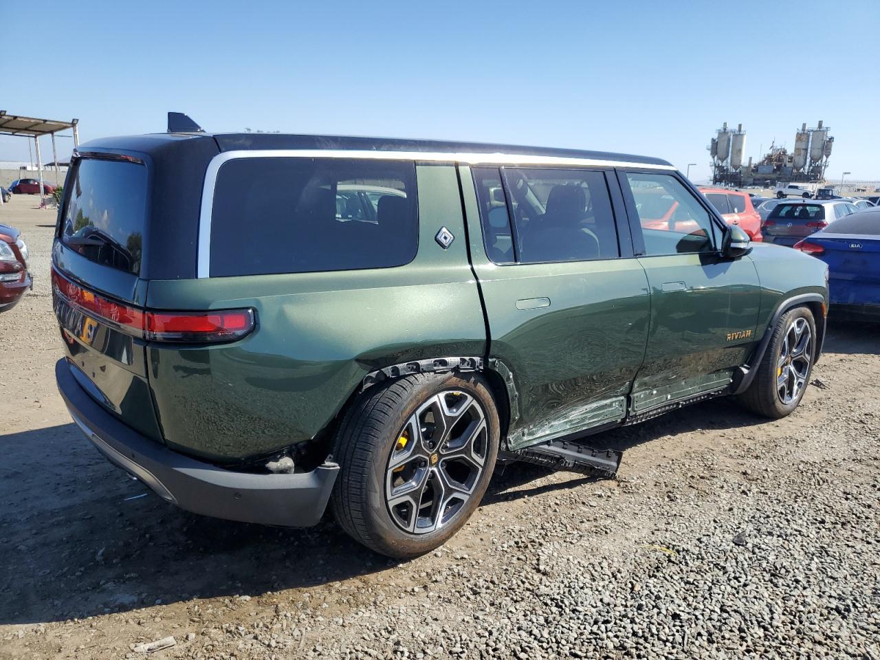 2023 Rivian R1S Adventure - Фото 3