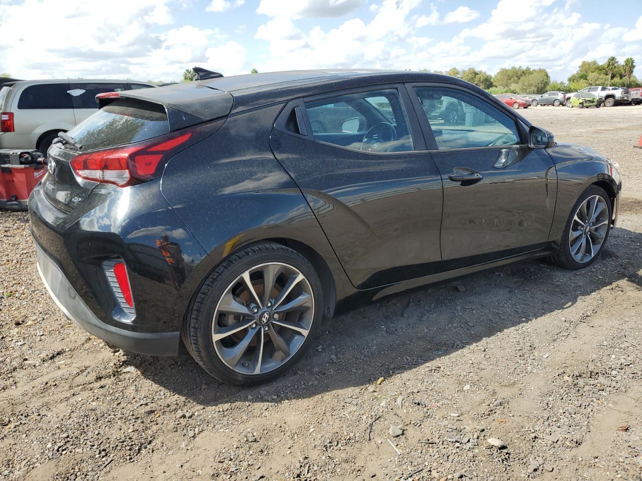 2020 Hyundai Veloster Base - Image 3