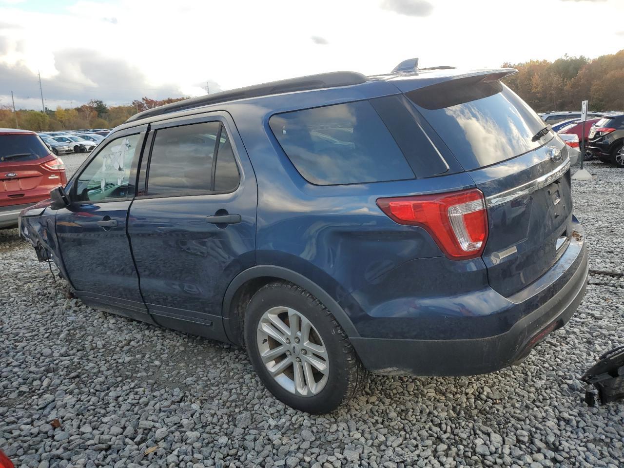 2016 Ford Explorer - Image 2