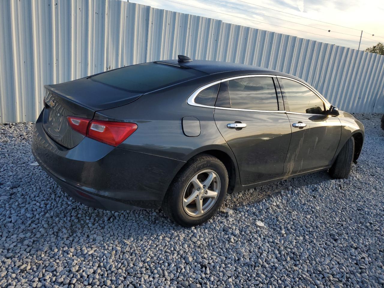 2018 Chevrolet Malibu Lt - Image 3