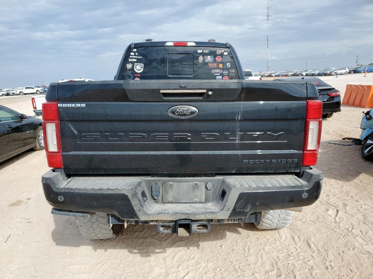 2022 Ford F250 Super Duty - Фото 6