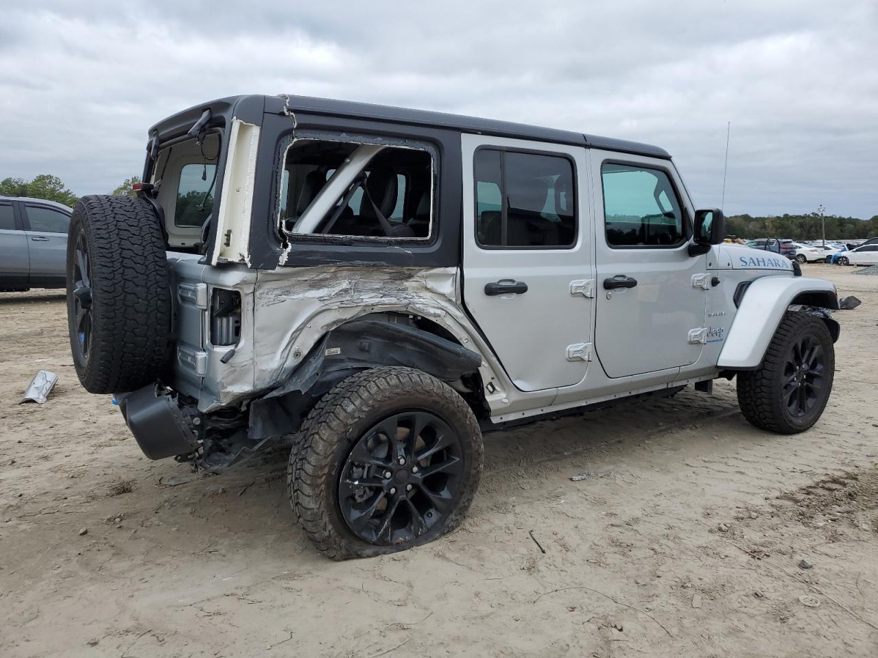 2023 Jeep Wrangler Sahara 4Xe - Фото 3