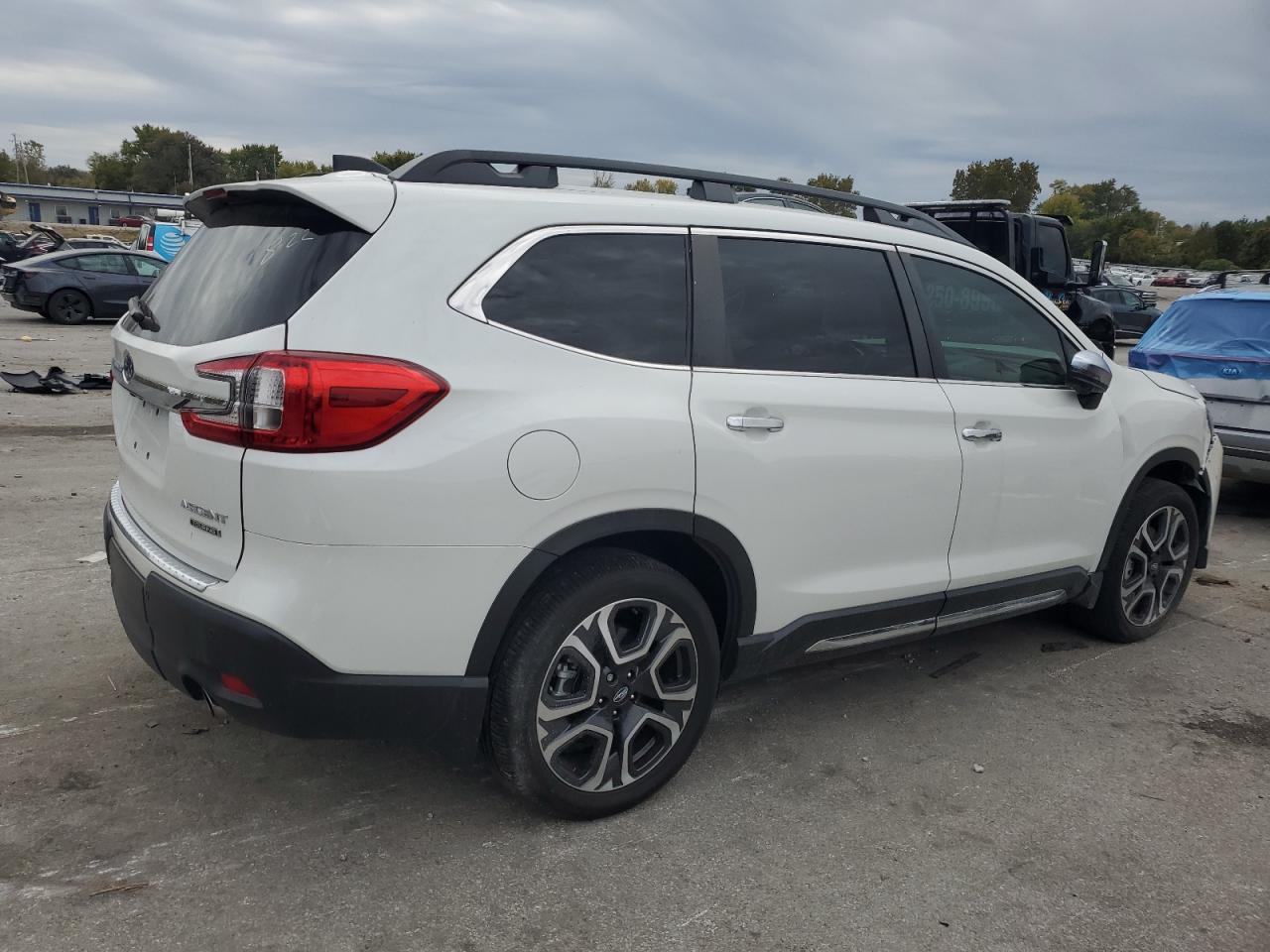 2023 Subaru Ascent Touring - Фото 3