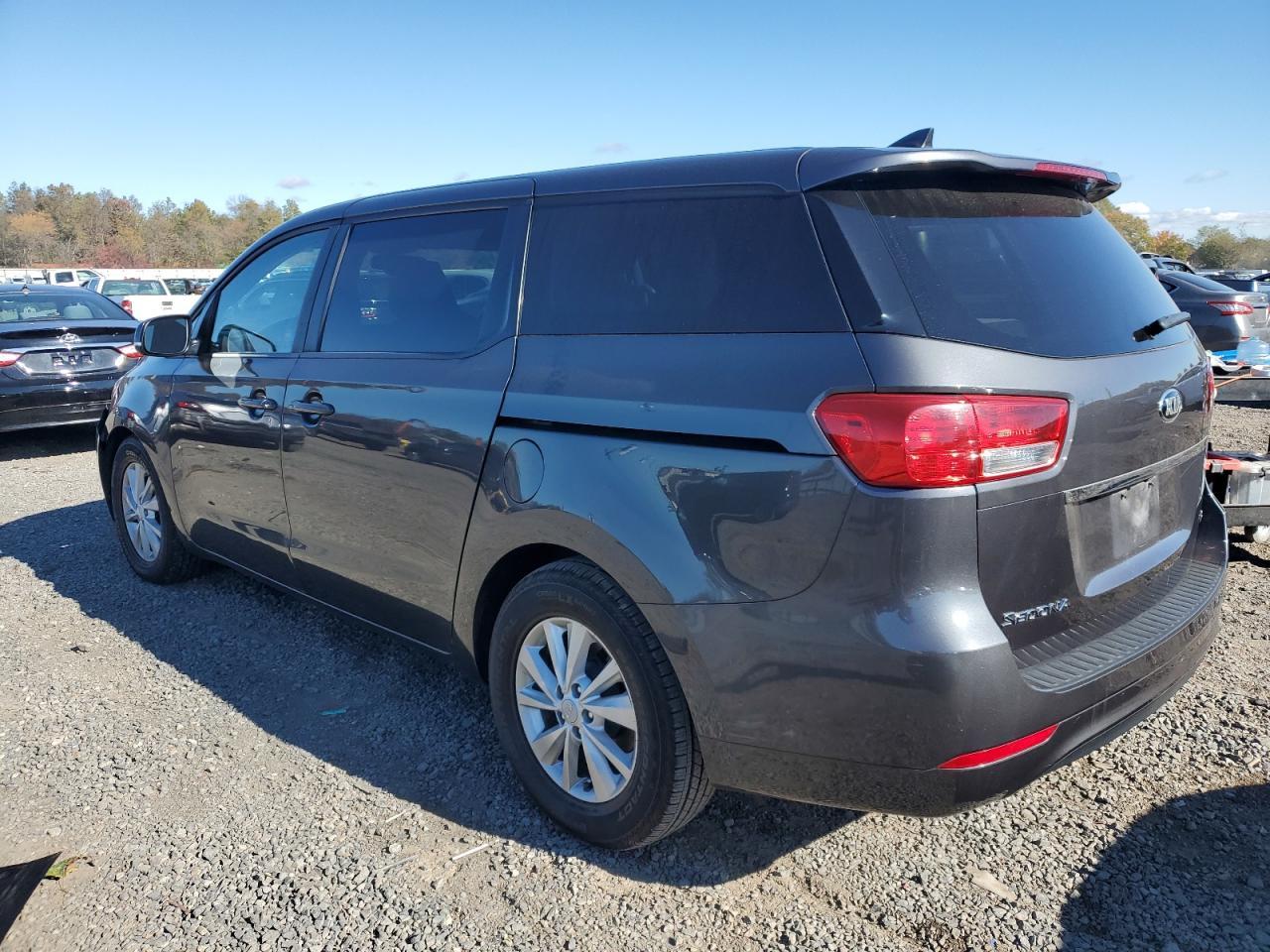 2018 Kia Sedona Lx - Фото 2