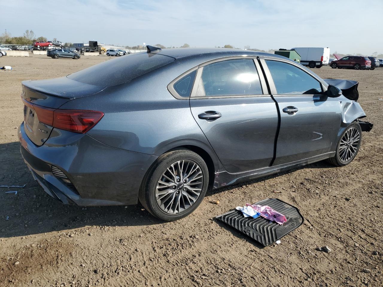 2022 Kia Forte Gt Line - Фото 3