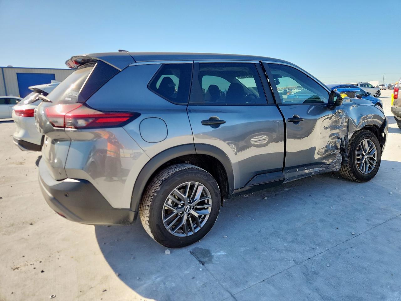 2023 Nissan Rogue S - Фото 3